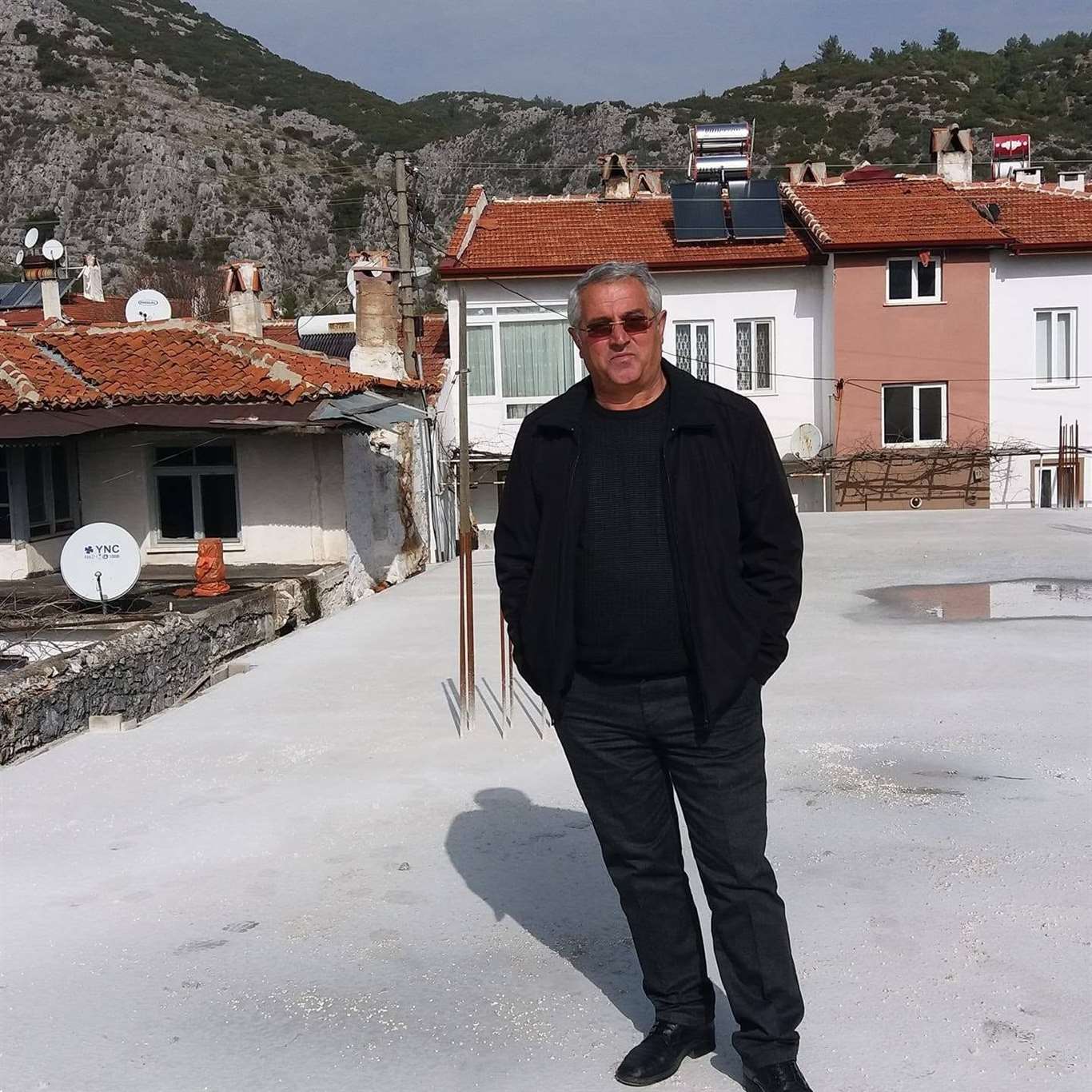    Marmaris'te iki kamyonet çarpıştı: 1 ölü, 3 yaralı haberi